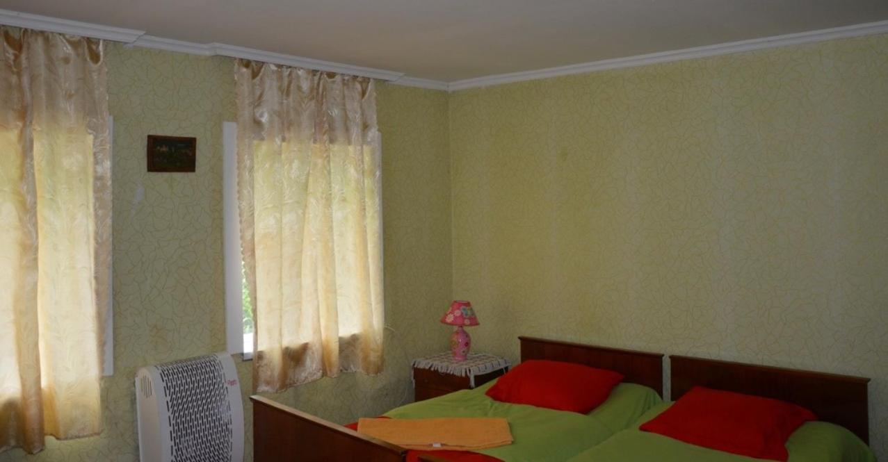 Guesthouse Gegi Kutaisi Esterno foto