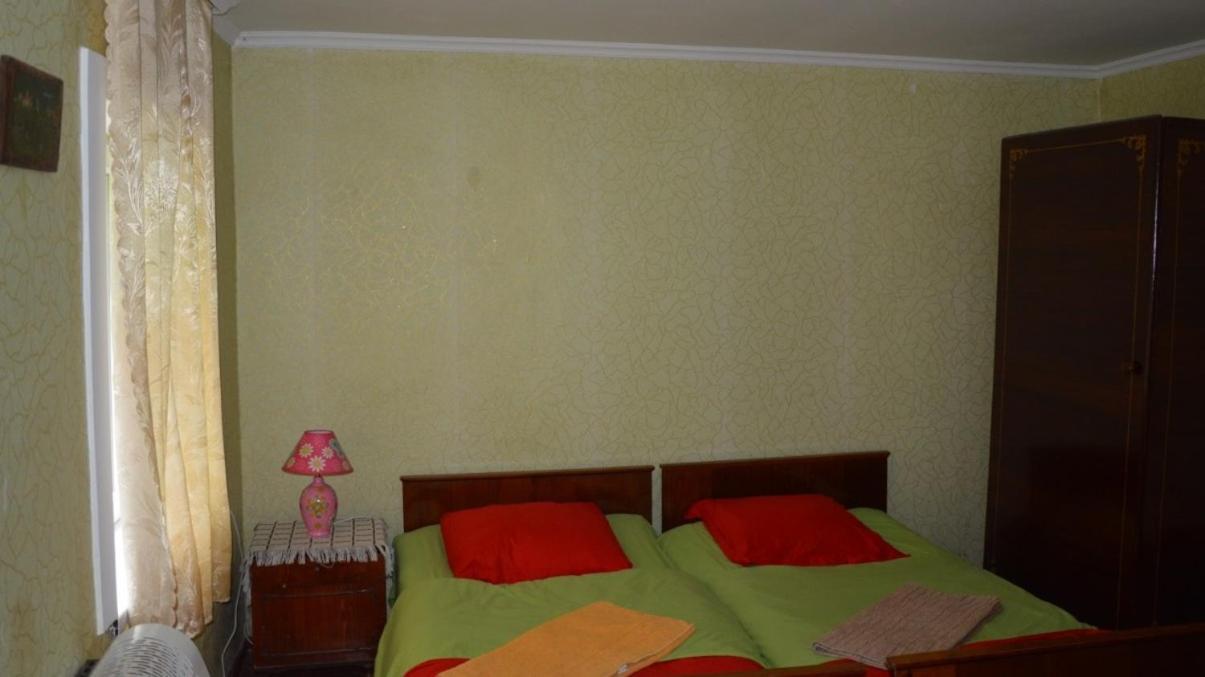 Guesthouse Gegi Kutaisi Esterno foto