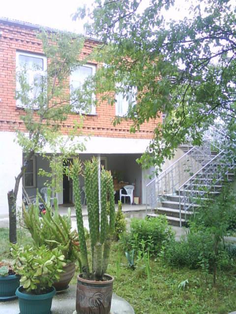 Guesthouse Gegi Kutaisi Esterno foto