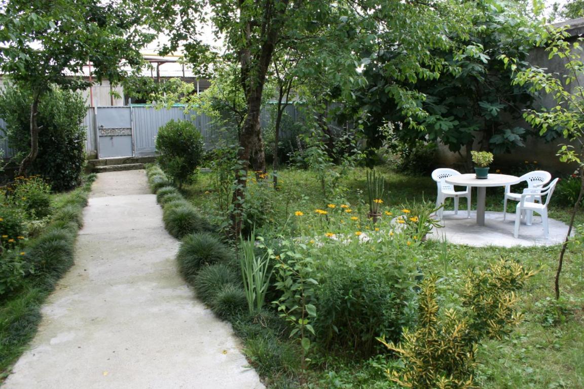 Guesthouse Gegi Kutaisi Esterno foto